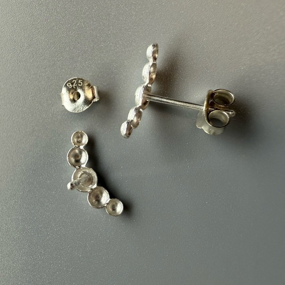 Sterling Silver Curved Beaded Bar Simple Stud Earrings - Picture 6 of 7